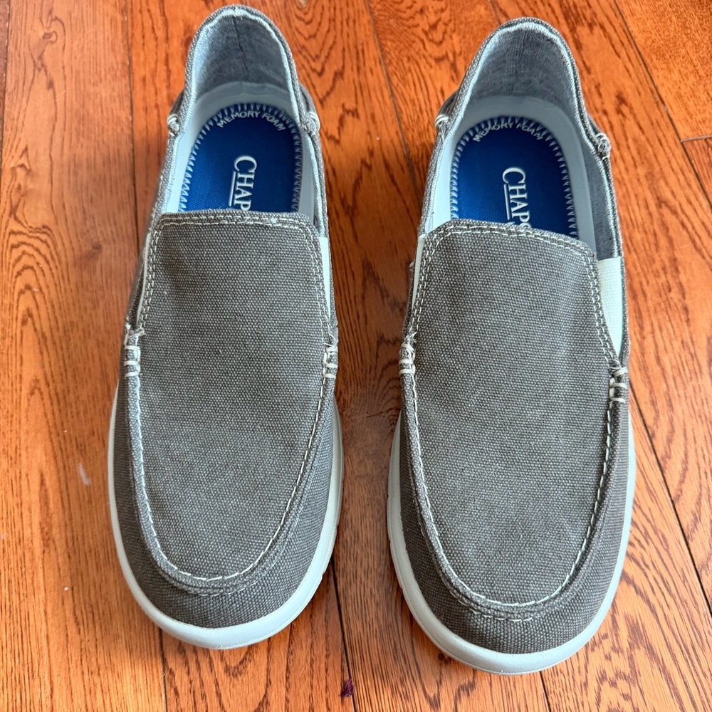 🆕Chaps Men's Gray Slip-On Loafers